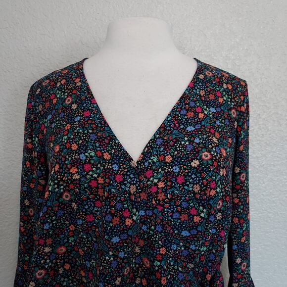 Chloe & Katie Micro Floral Print Long Sleeve Wrap Blouse Size M - Picture 3 of 13